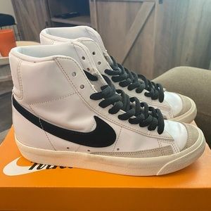 Nike blazers women’s 6